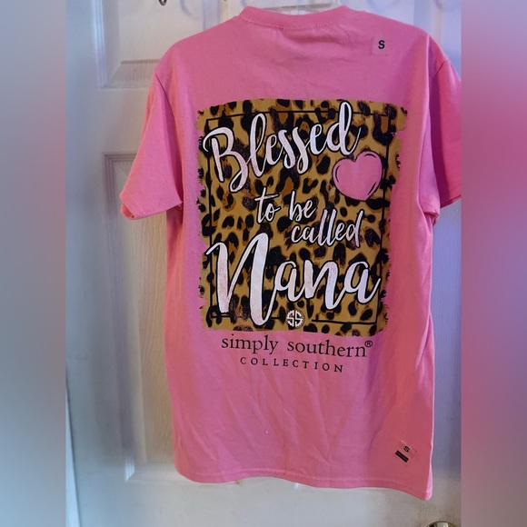 Simply Southern Grandma Blessed Nana Animal Print T-shirt Women’s Small Pink NWT - Picture 1 of 9